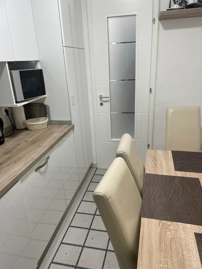 Grbavica Apartment Sarajevo Buitenkant foto